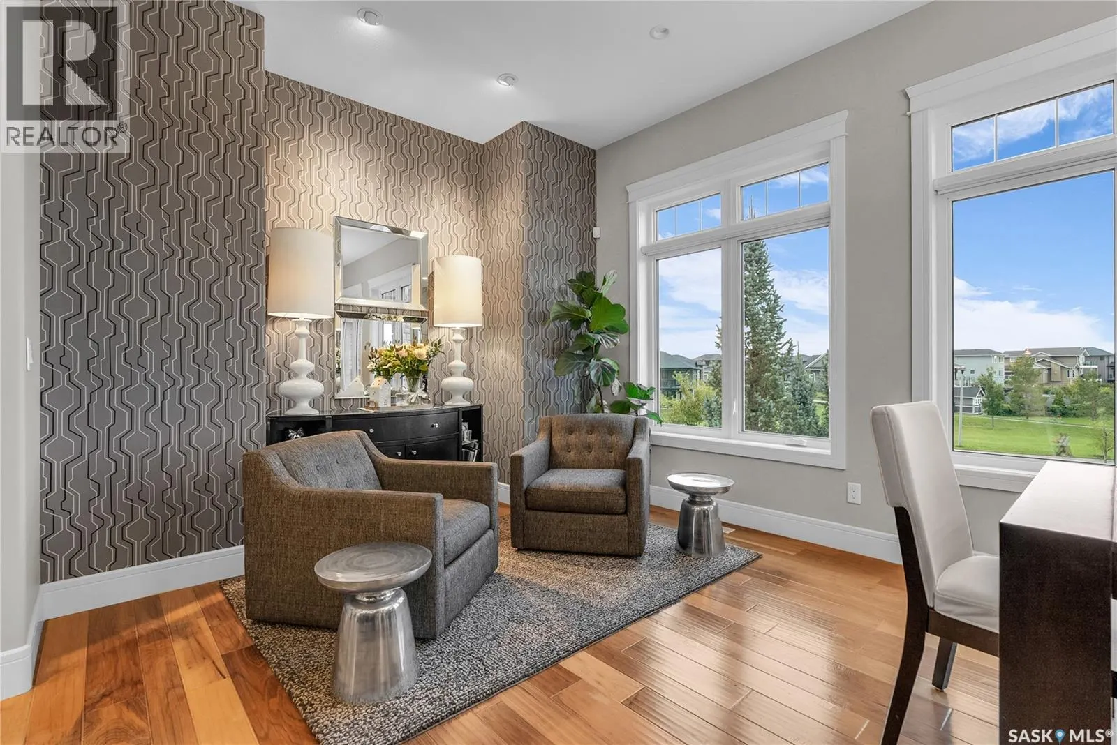 250 Whalley CRESCENT