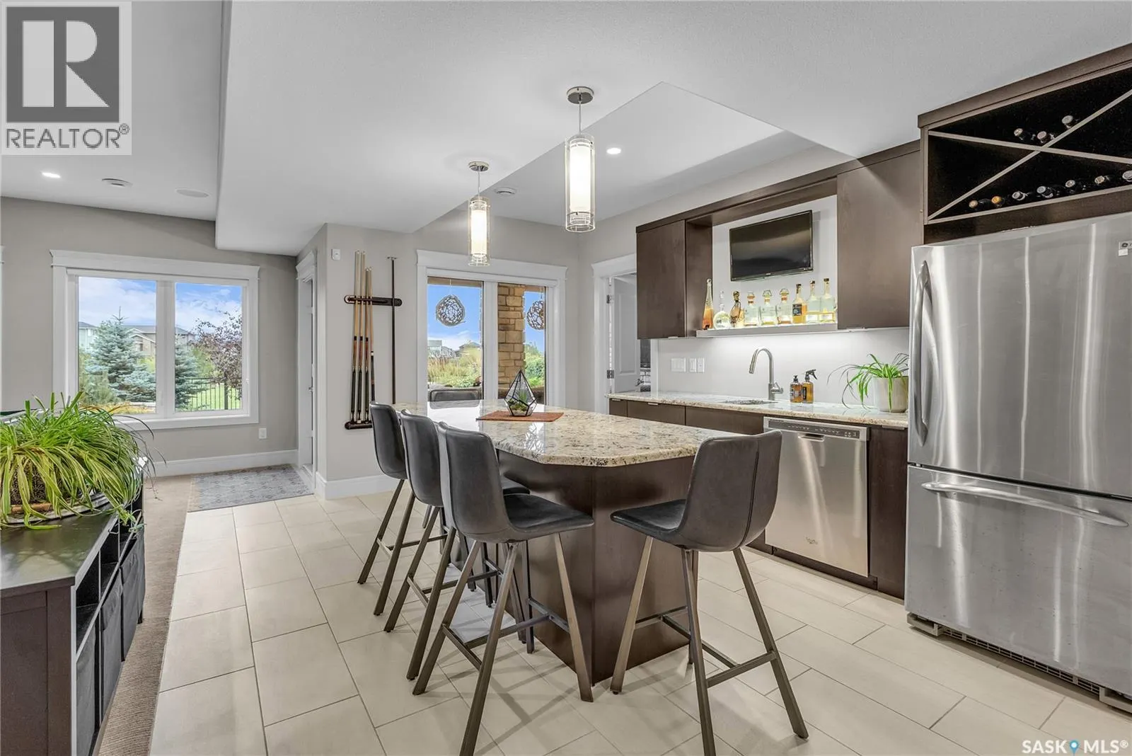 250 Whalley CRESCENT