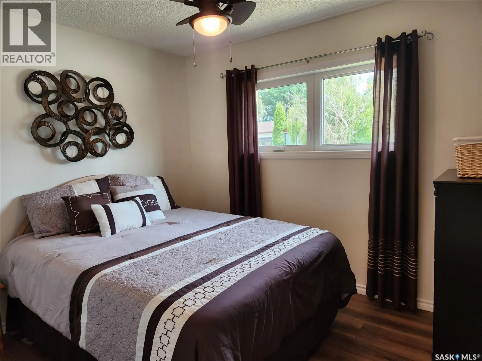 702 Golburn CRESCENT