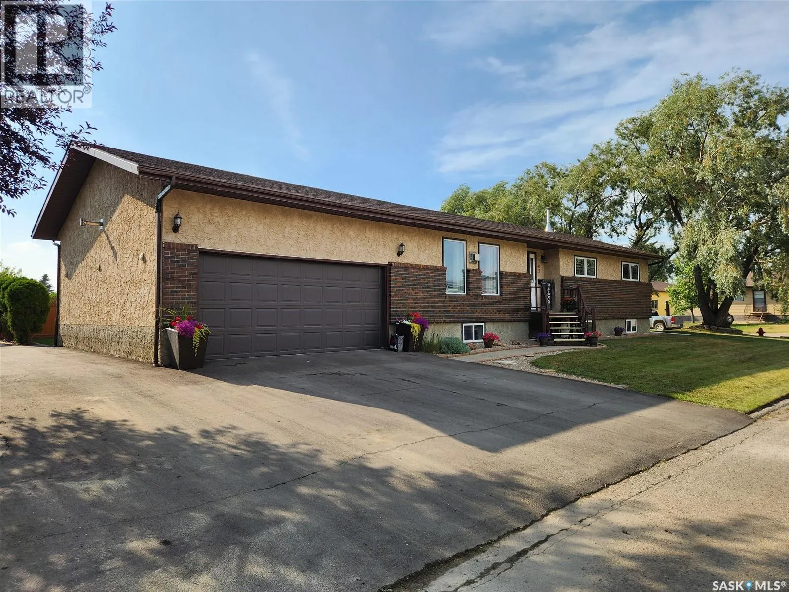 702 Golburn CRESCENT