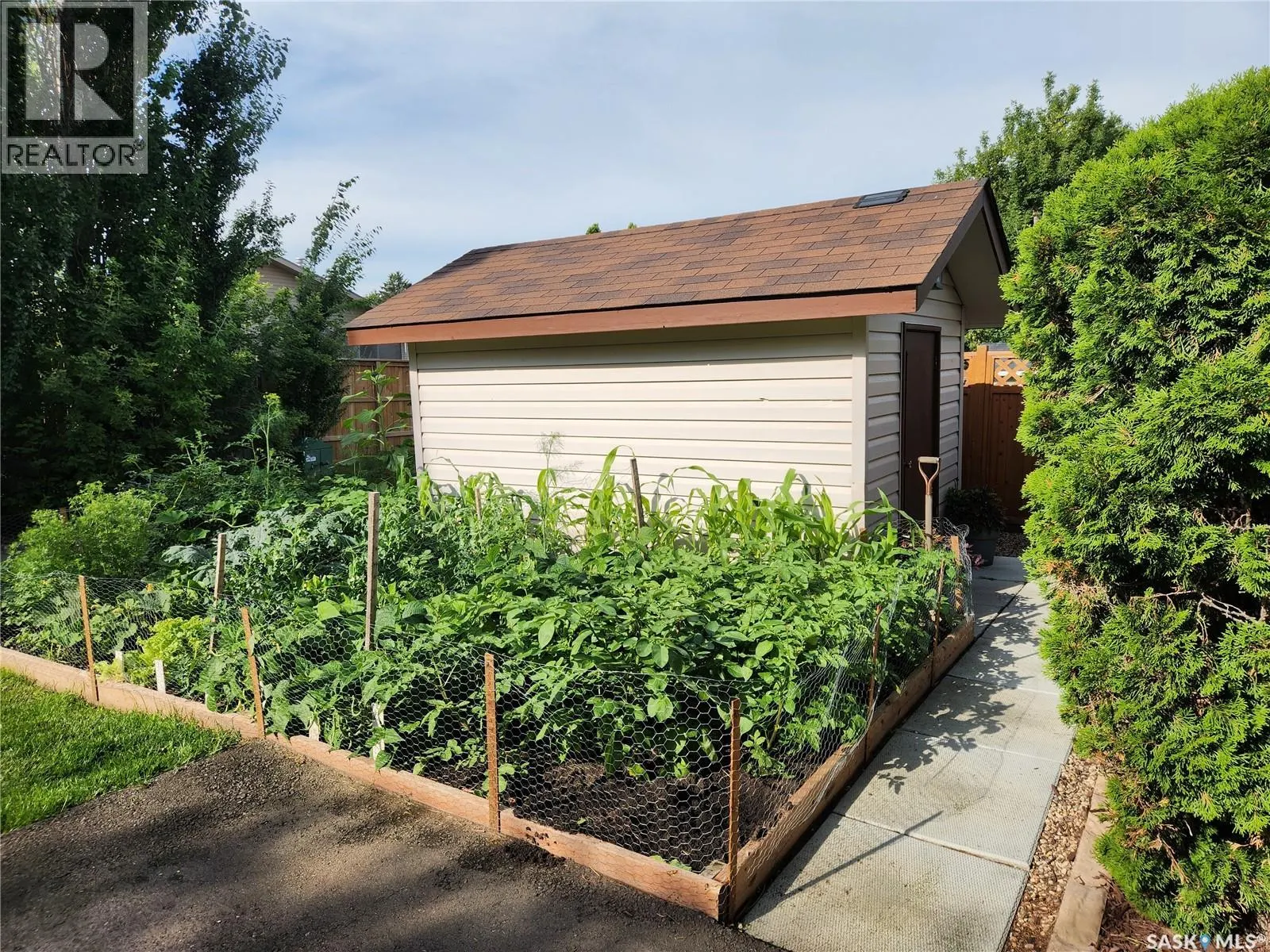 702 Golburn CRESCENT