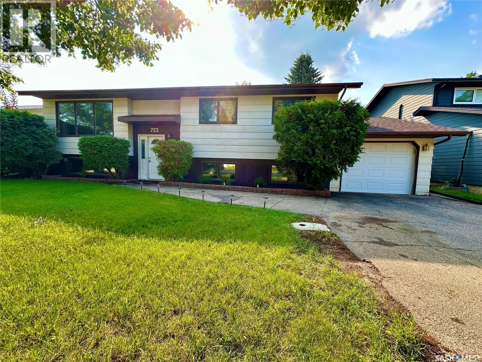 723 Washington DRIVE