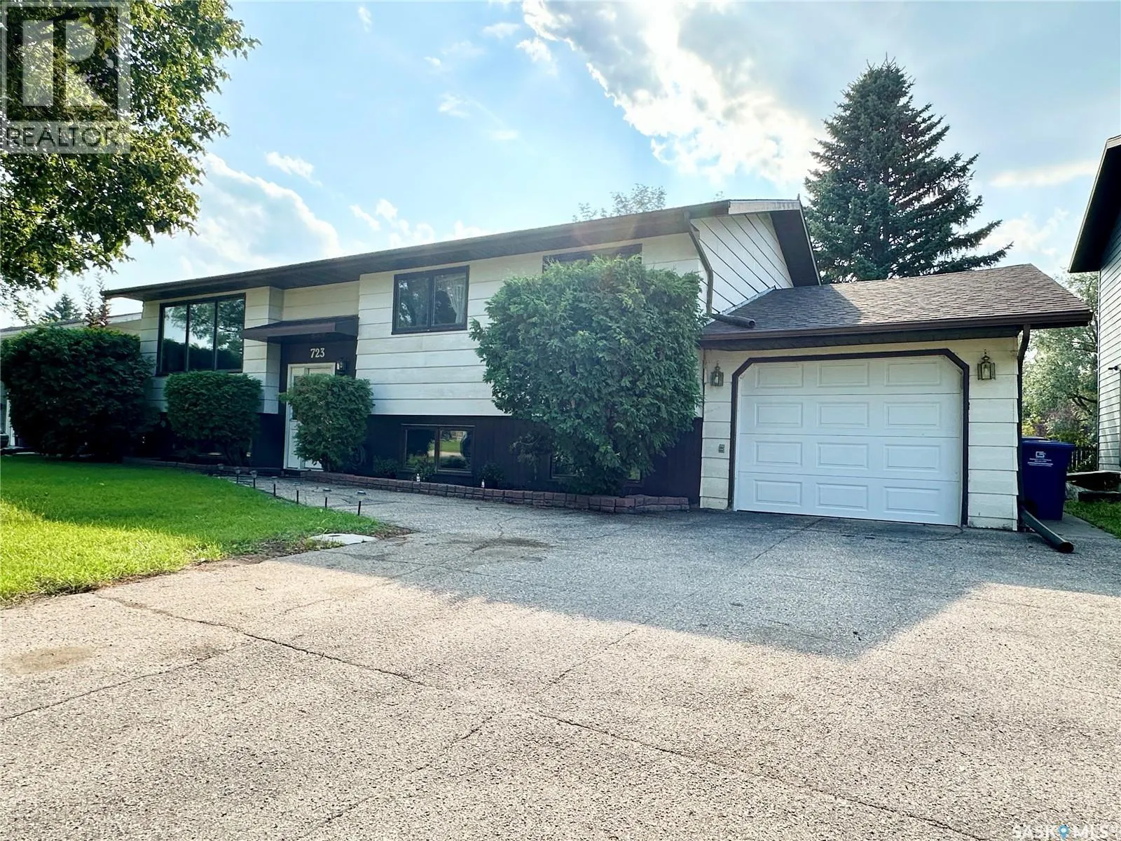 723 Washington DRIVE