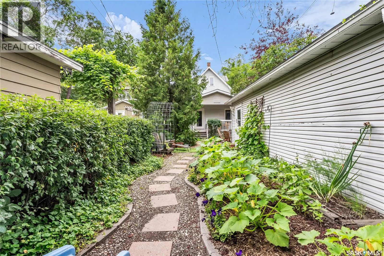 617 Lansdowne AVENUE