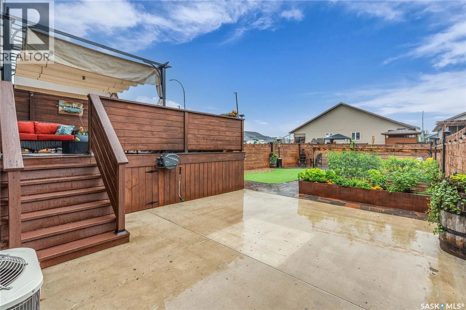 404 Snead CRESCENT