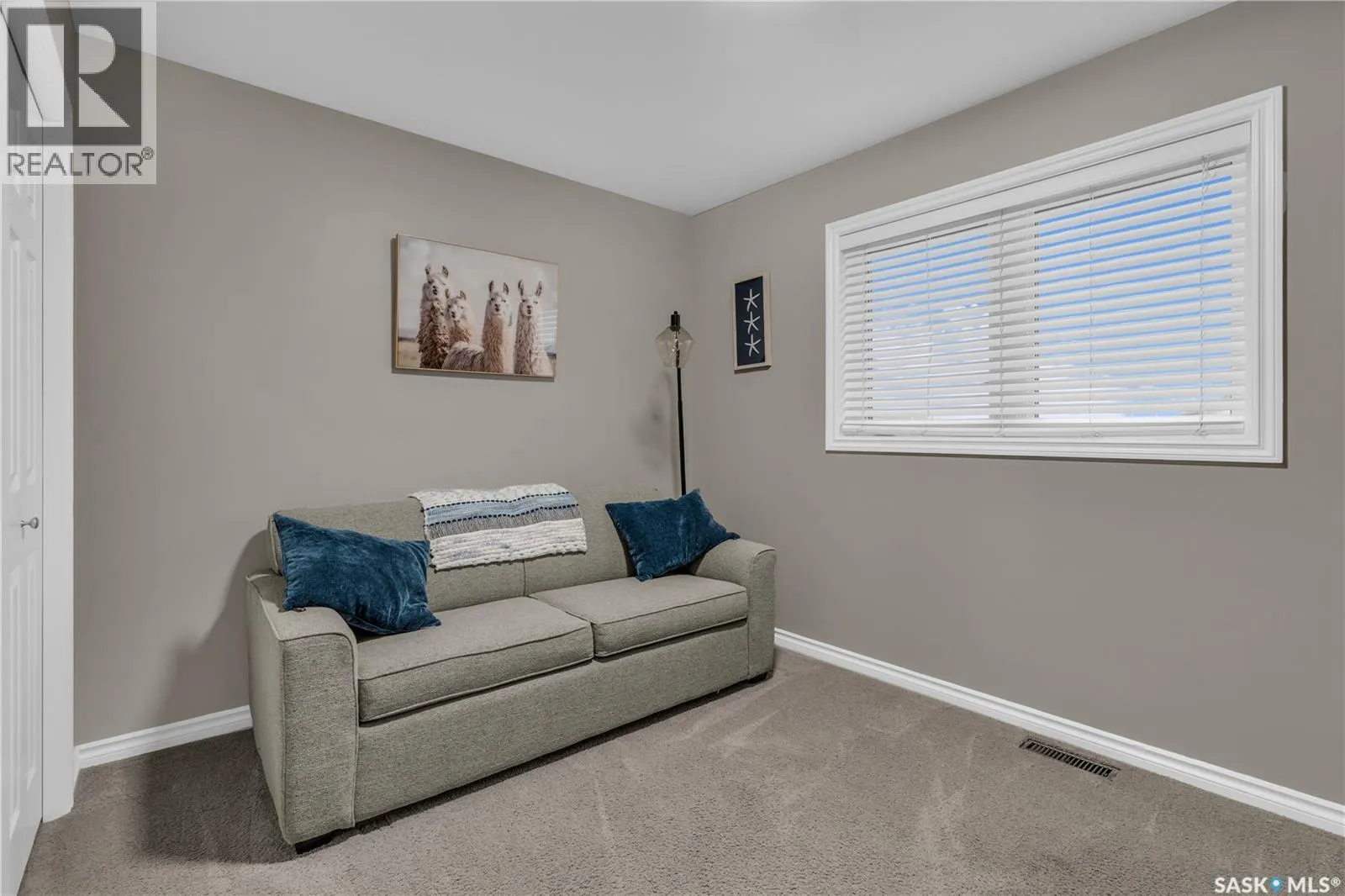 404 Snead CRESCENT