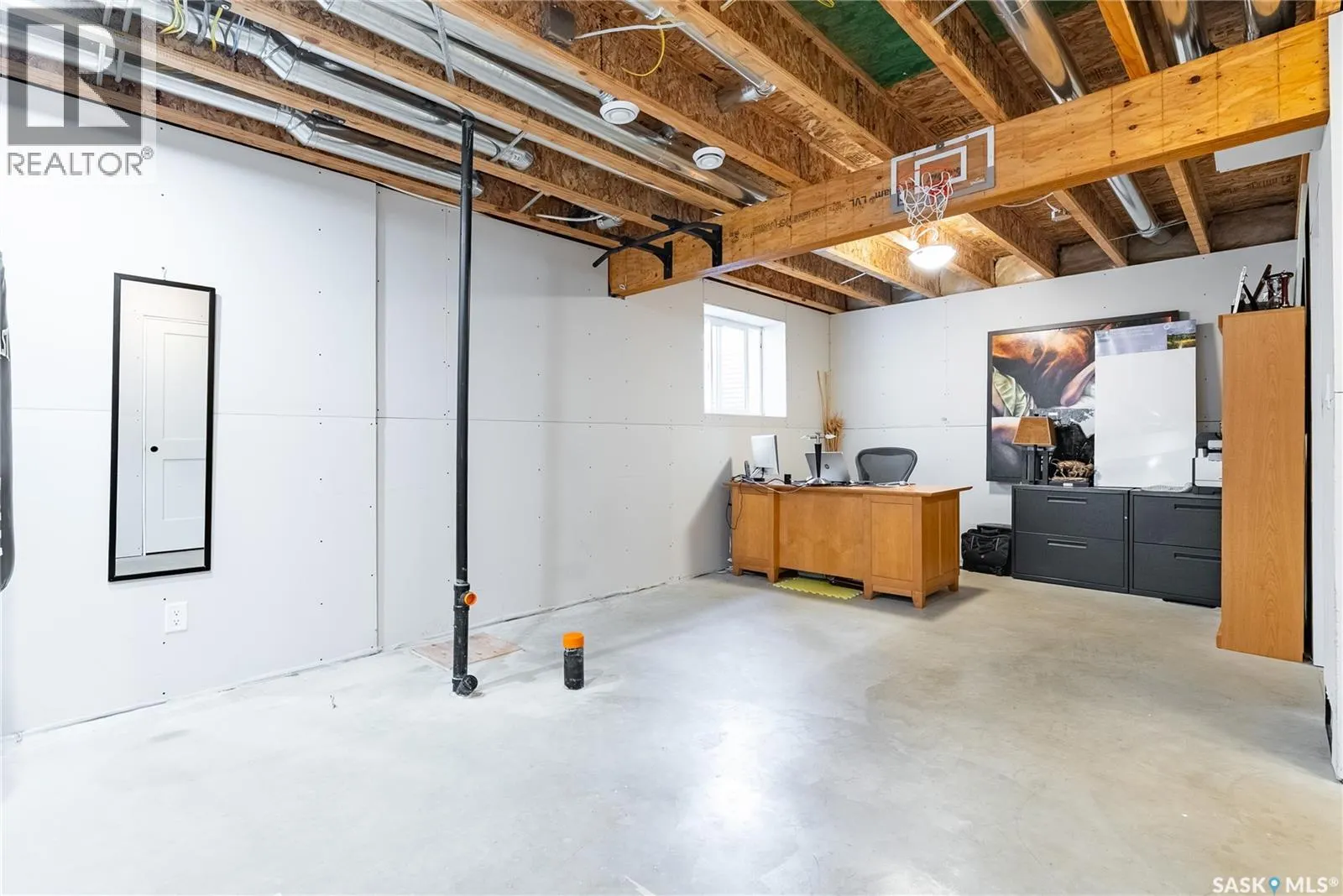 127 Newton WAY