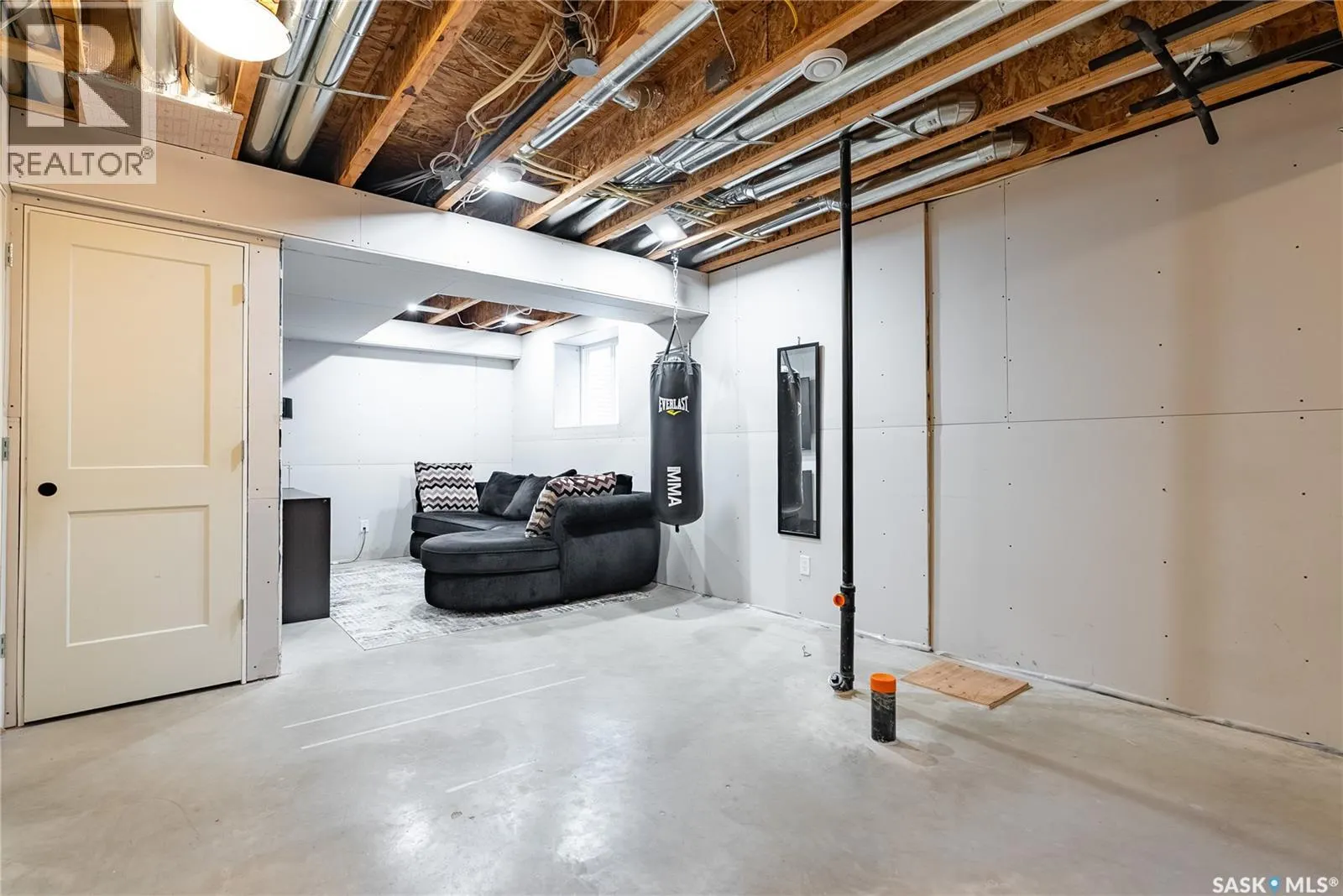 127 Newton WAY
