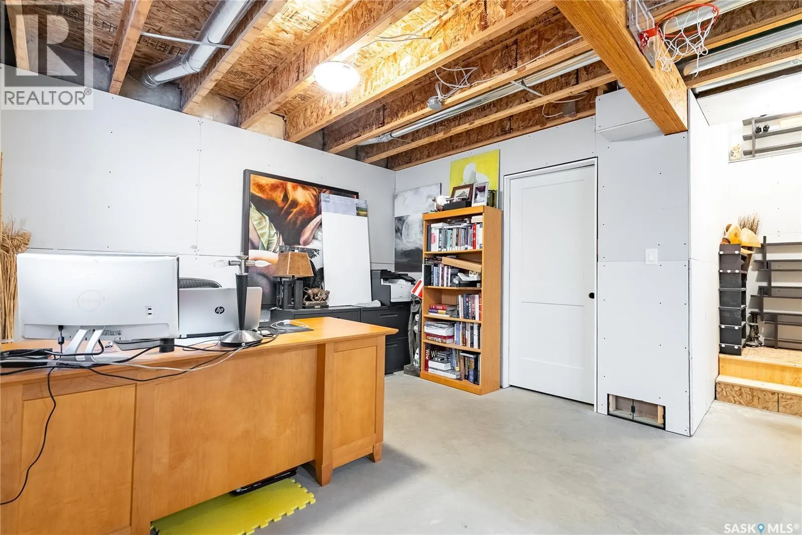 127 Newton WAY