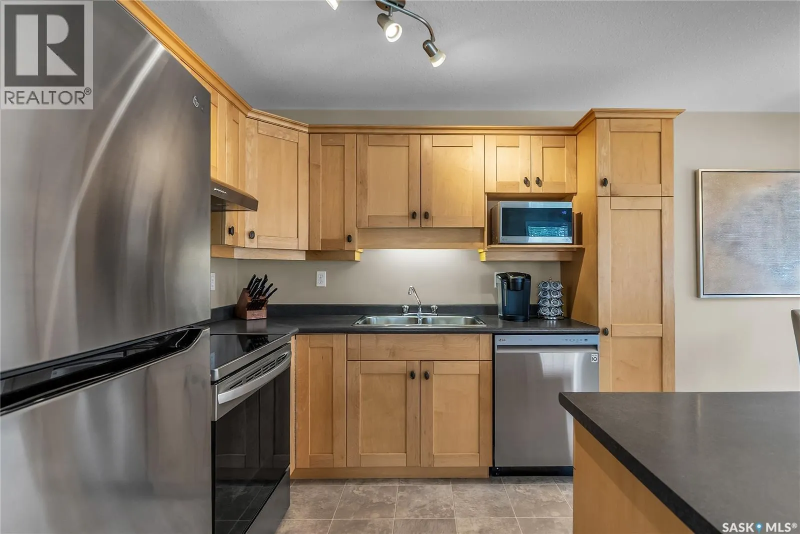 84 103 Banyan CRESCENT