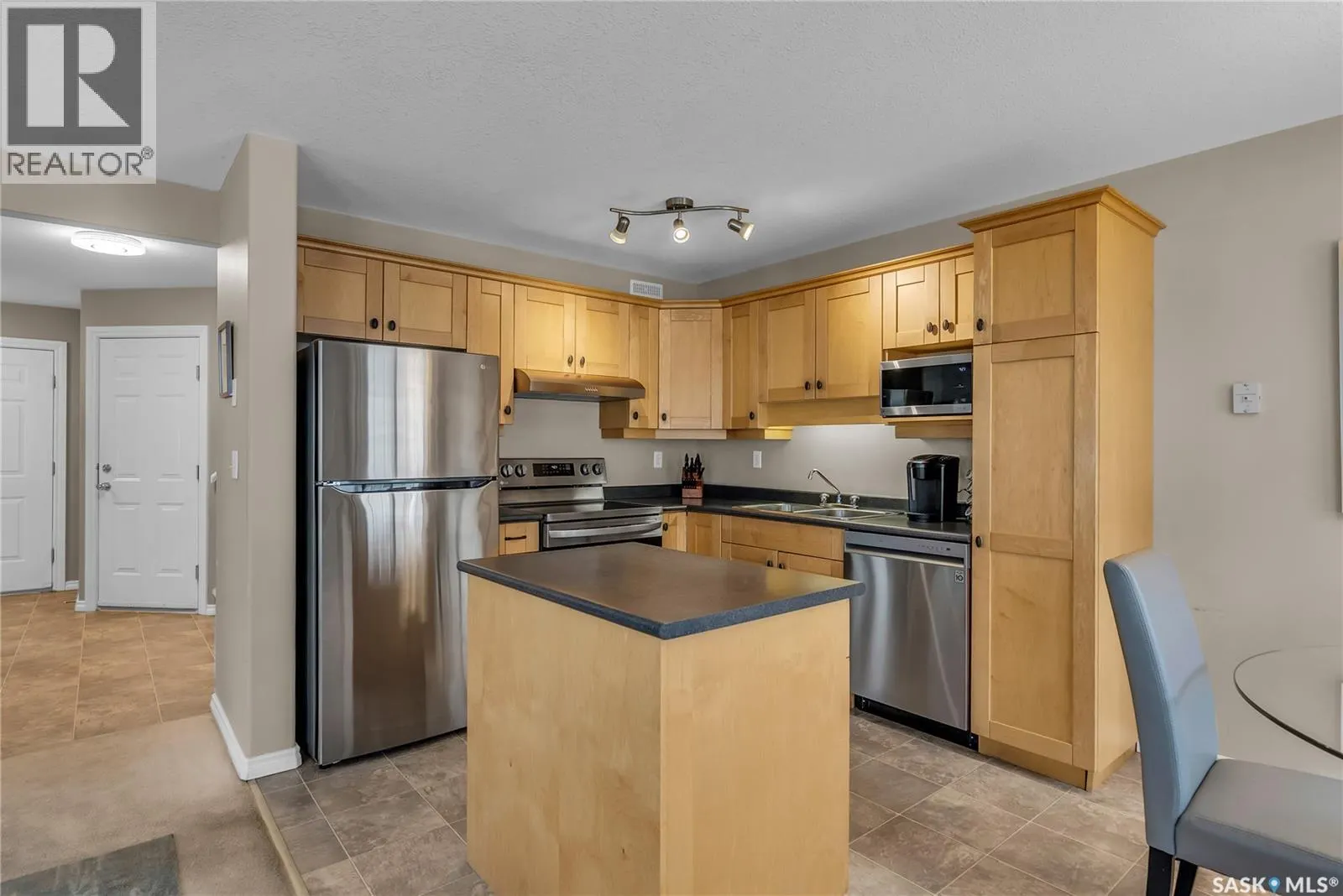84 103 Banyan CRESCENT