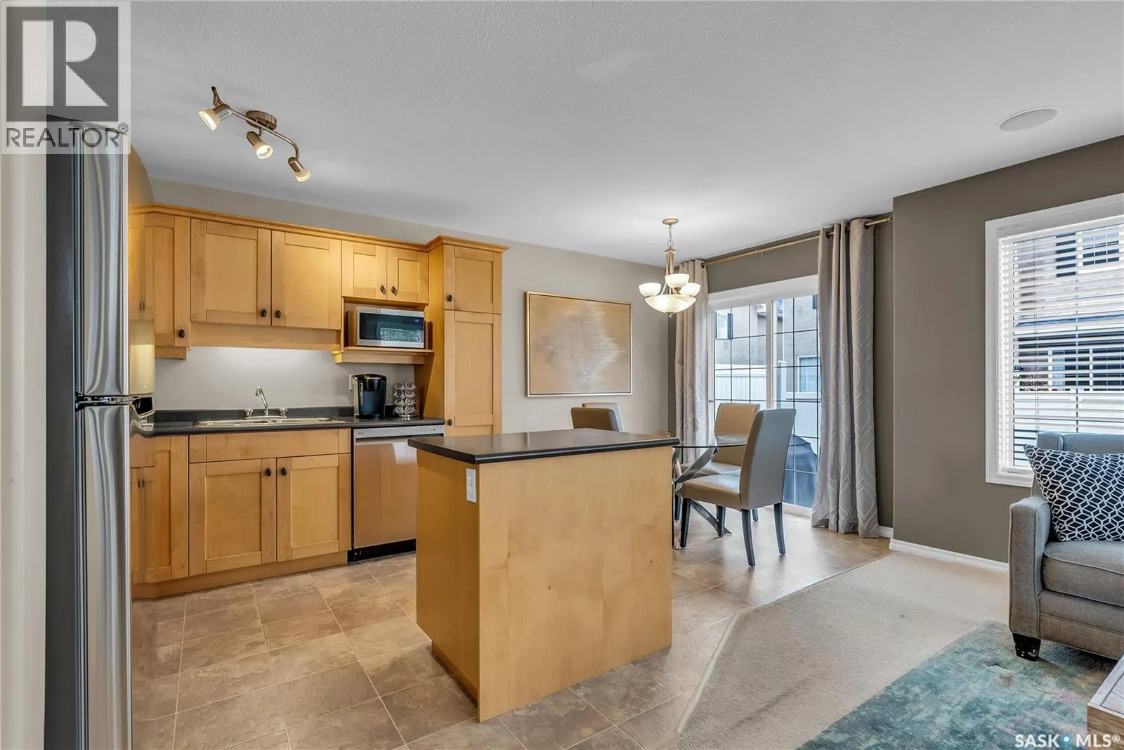 84 103 Banyan CRESCENT