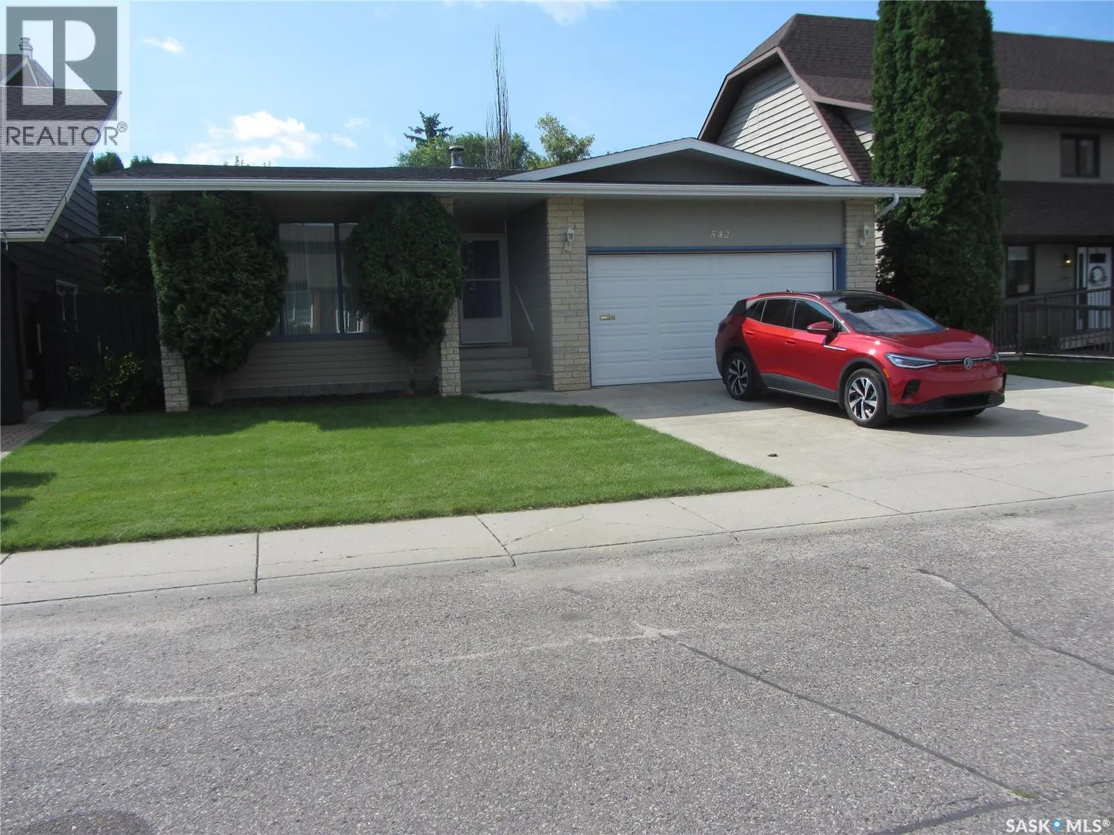 542 Christopher LANE