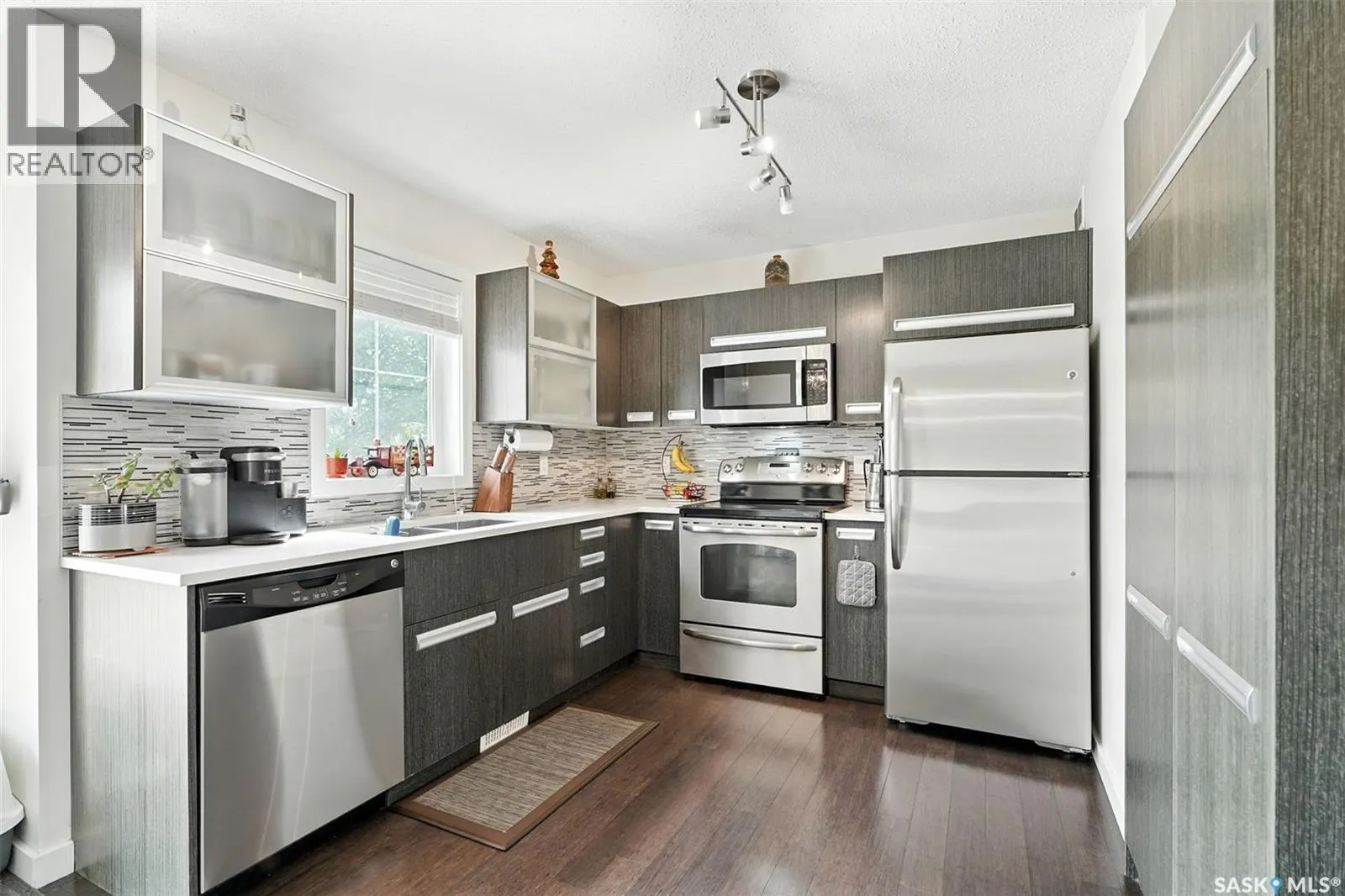 171 135 Ashworth CRESCENT