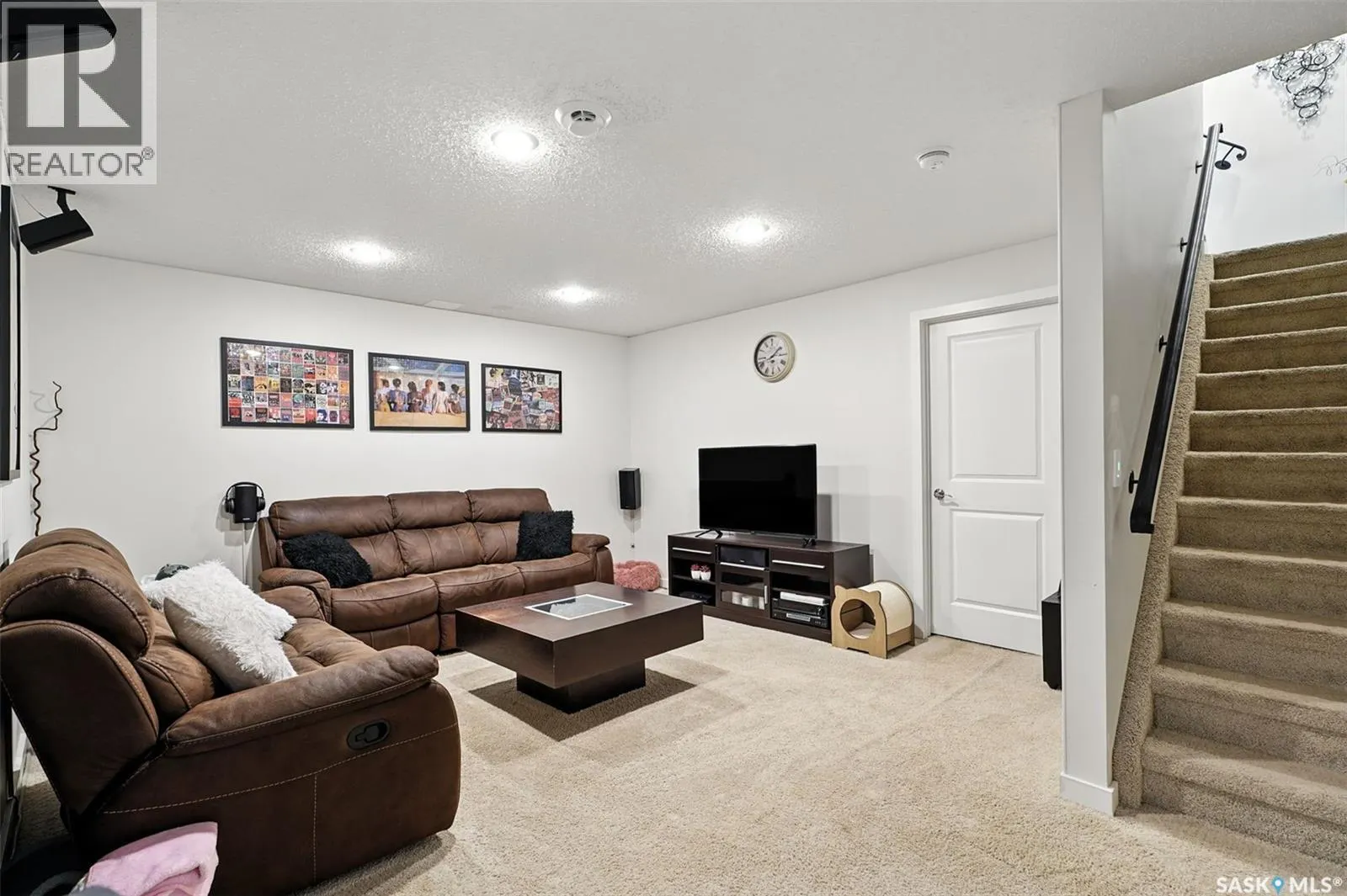 171 135 Ashworth CRESCENT