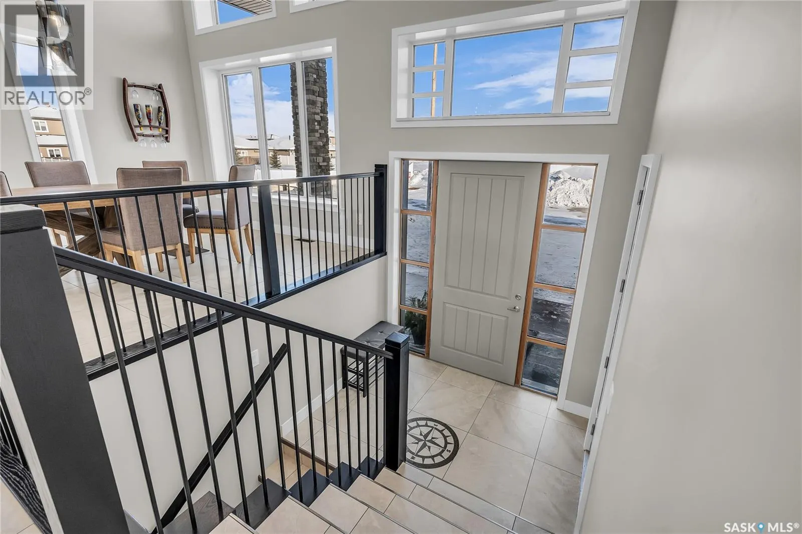 8 Loewen COURT