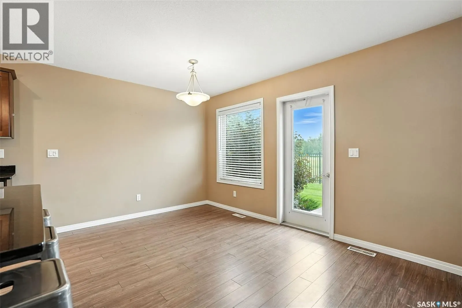 10 502 Rempel MANOR
