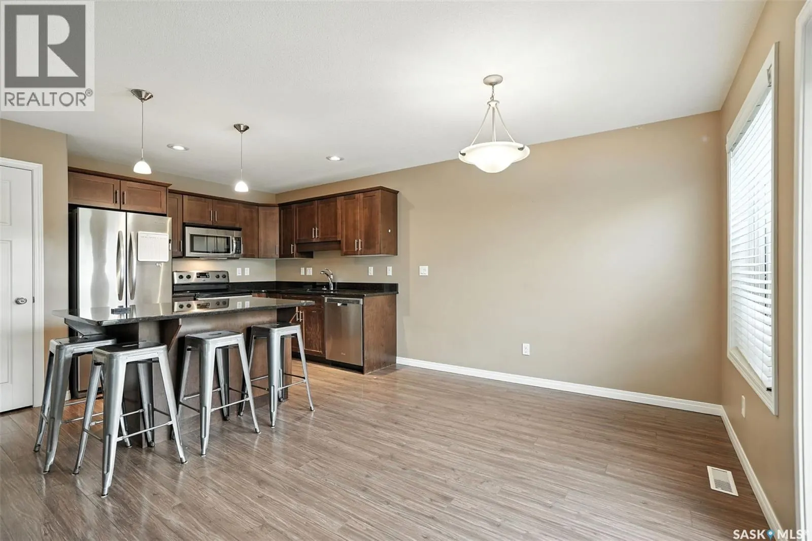 10 502 Rempel MANOR