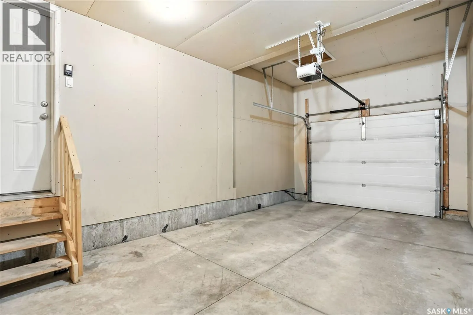 10 502 Rempel MANOR