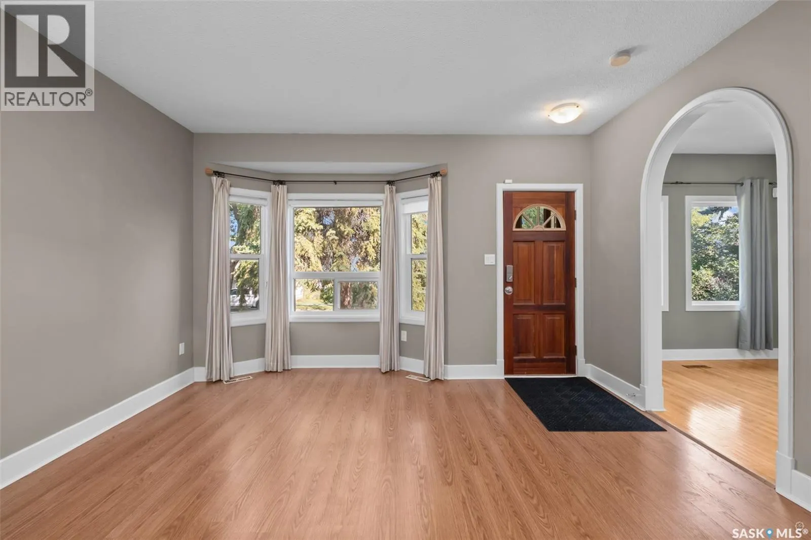 607 20th STREET W