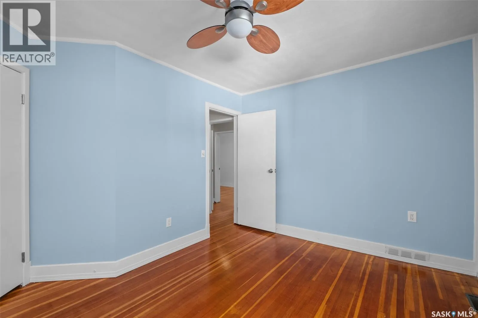 607 20th STREET W