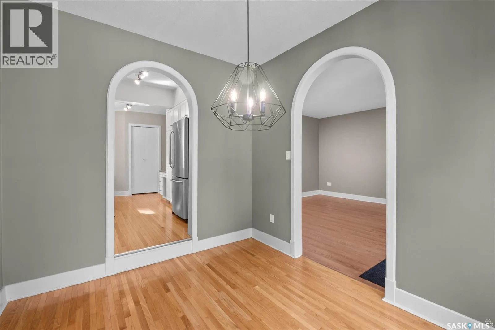 607 20th STREET W
