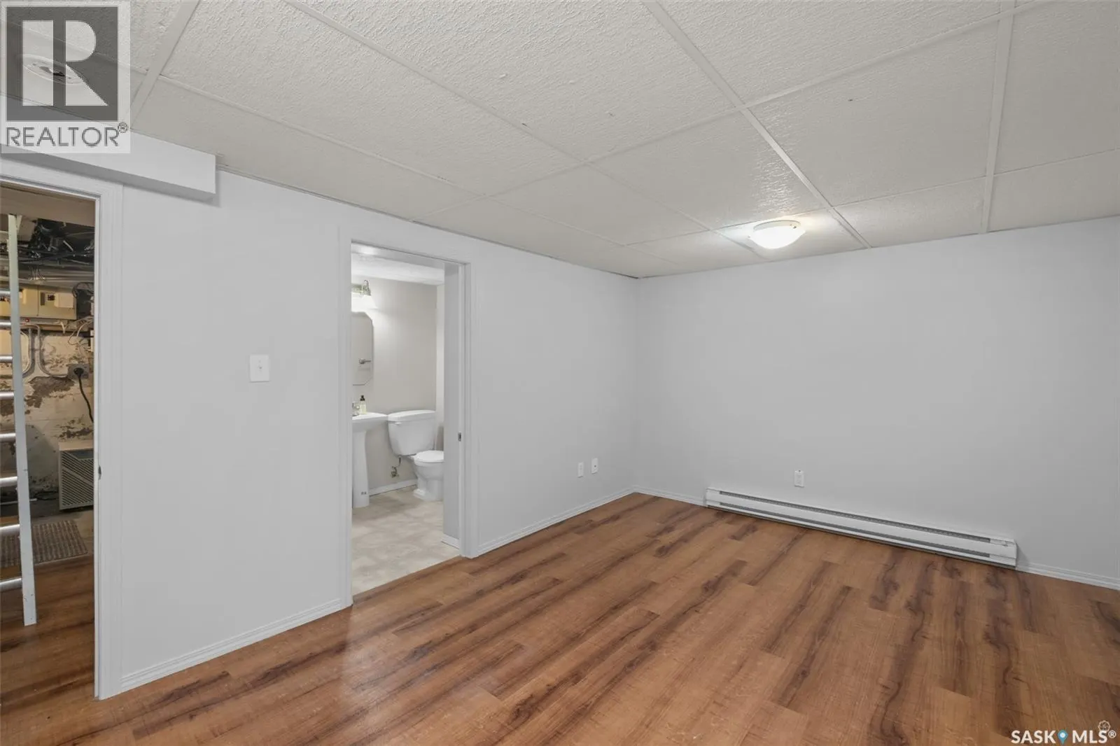 607 20th STREET W