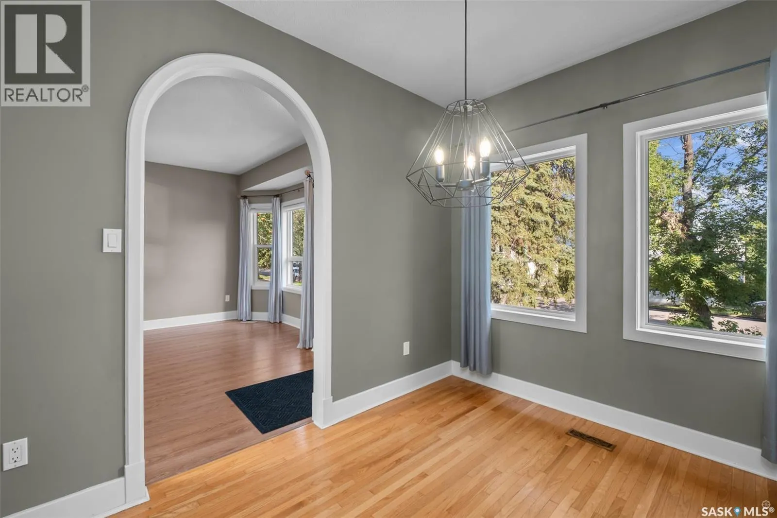 607 20th STREET W
