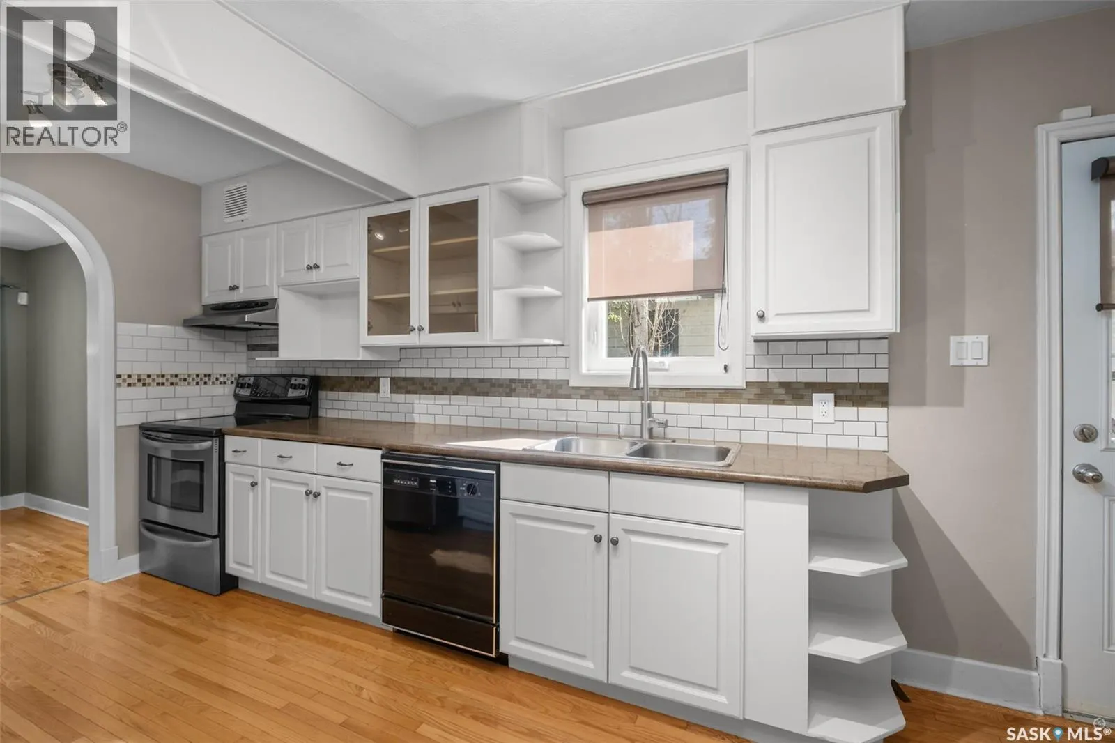 607 20th STREET W