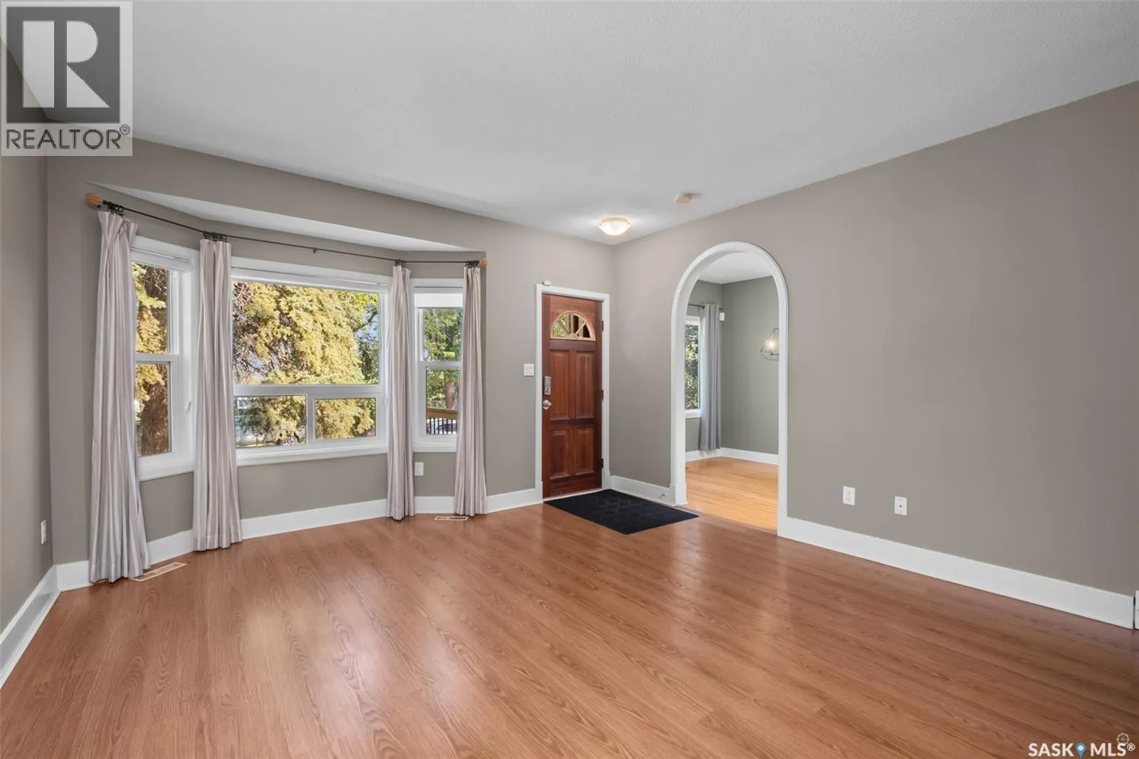 607 20th STREET W