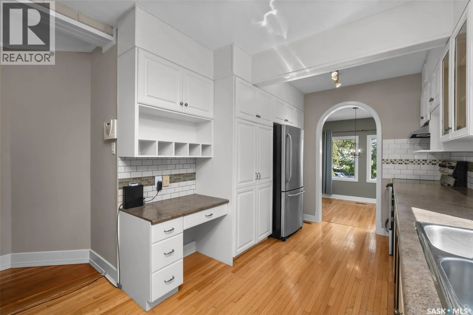 607 20th STREET W