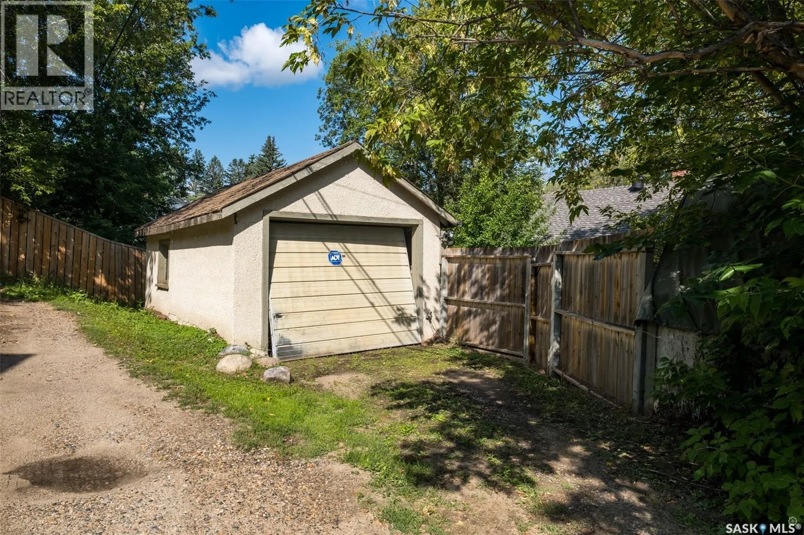 607 20th STREET W