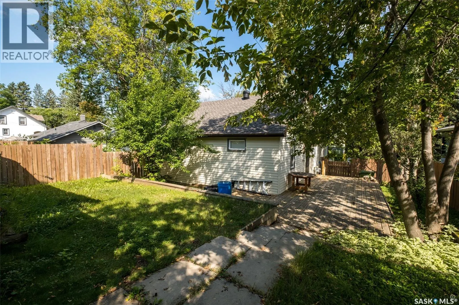 607 20th STREET W