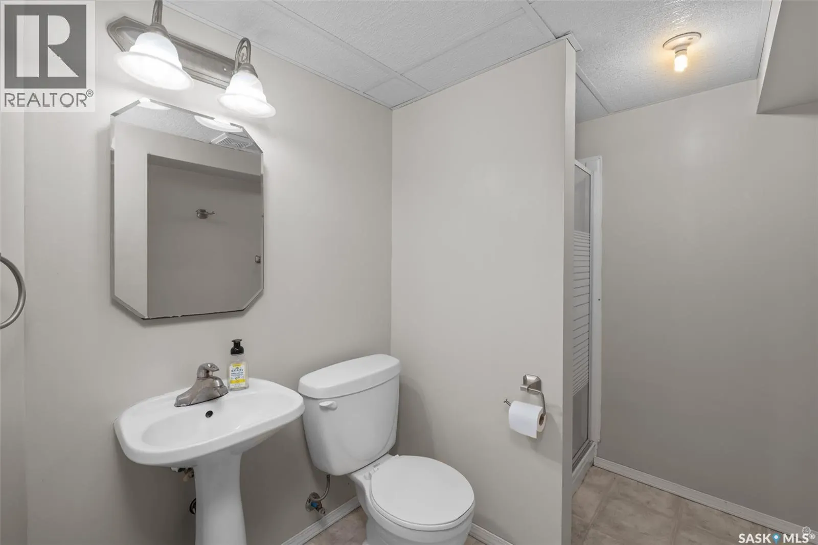 607 20th STREET W