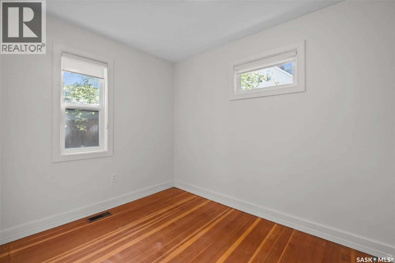 607 20th STREET W