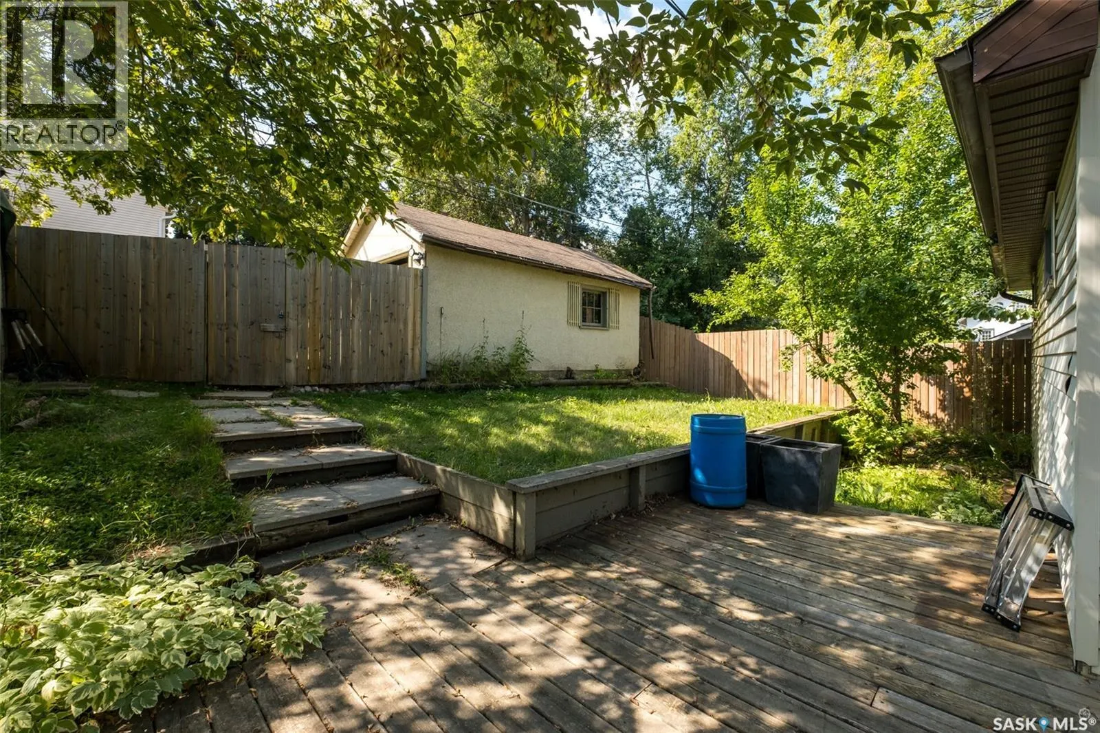 607 20th STREET W