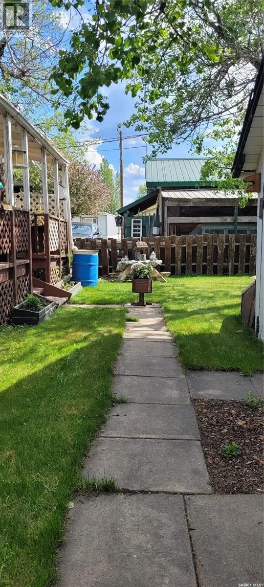 617 3rd STREET W