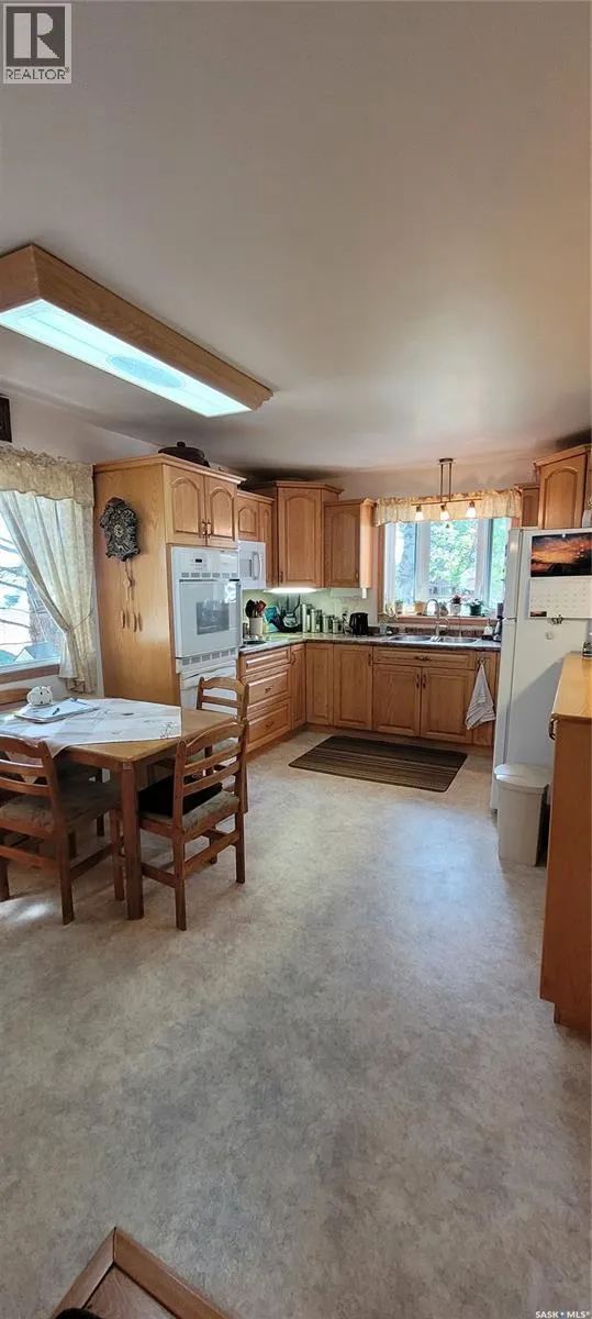 617 3rd STREET W
