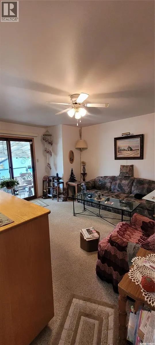 617 3rd STREET W