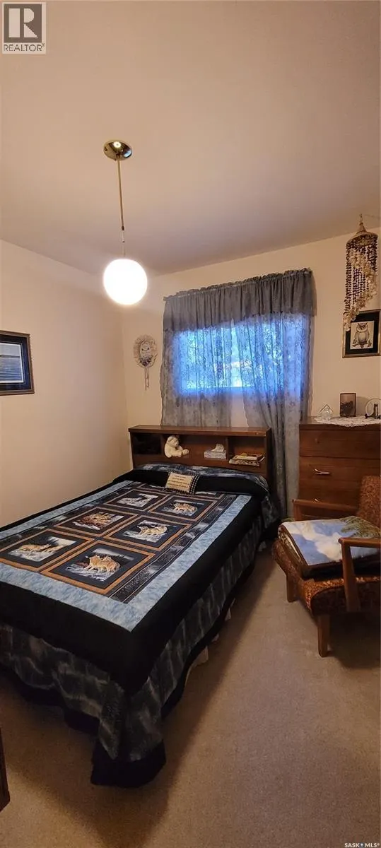 617 3rd STREET W