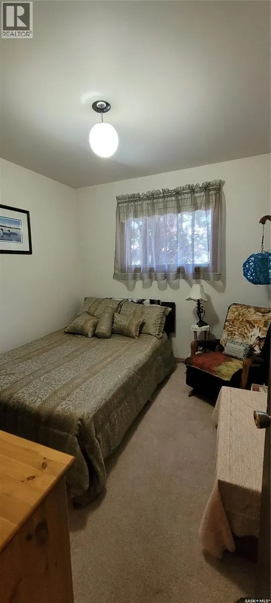 617 3rd STREET W