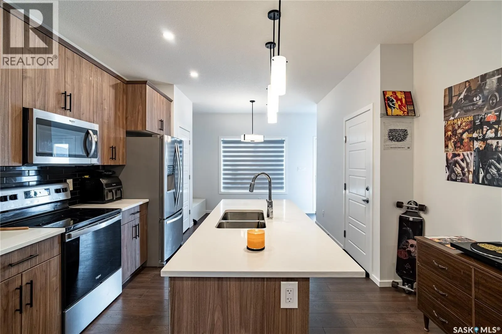 3108 Crosbie CRESCENT