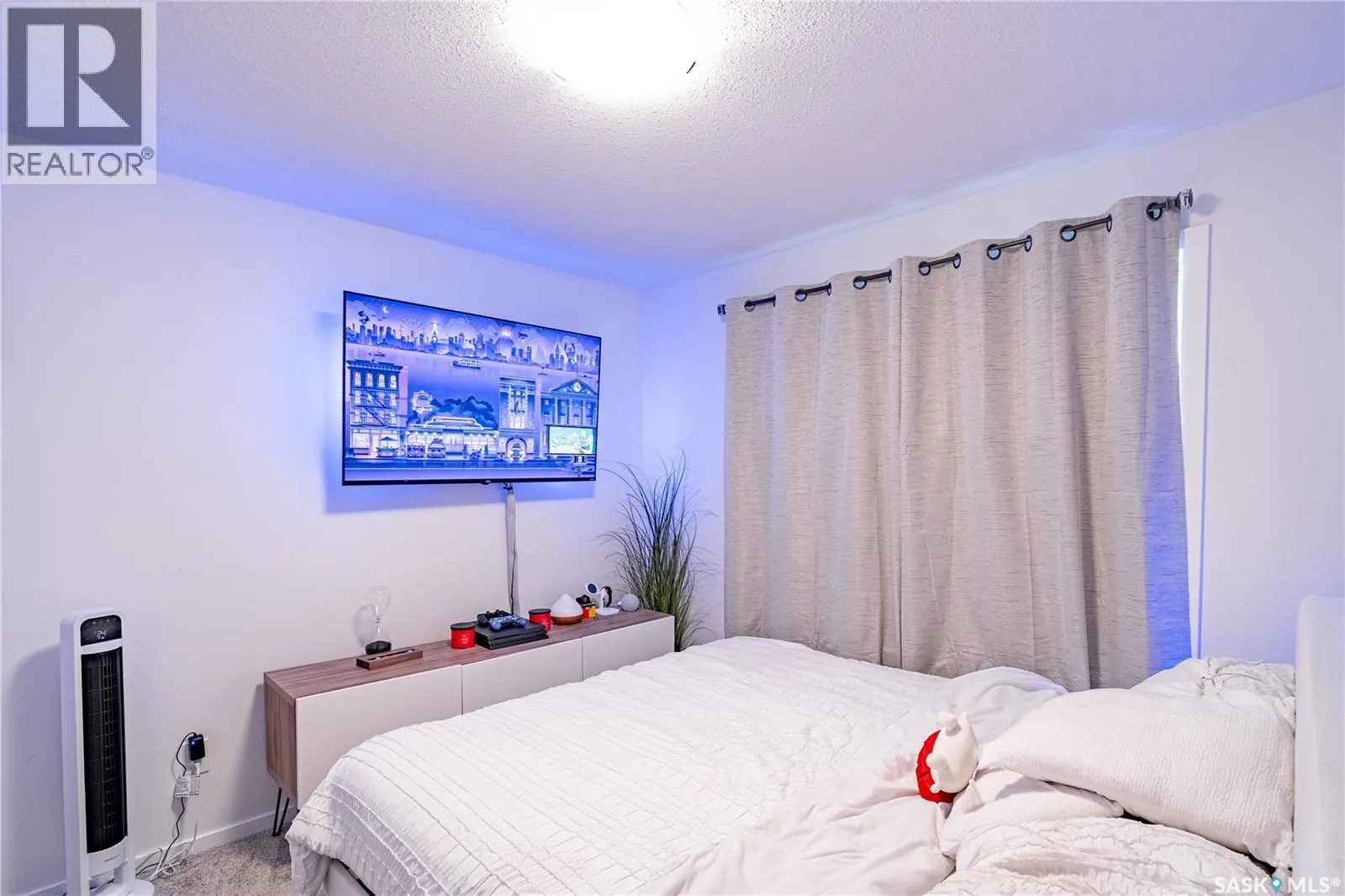 3108 Crosbie CRESCENT