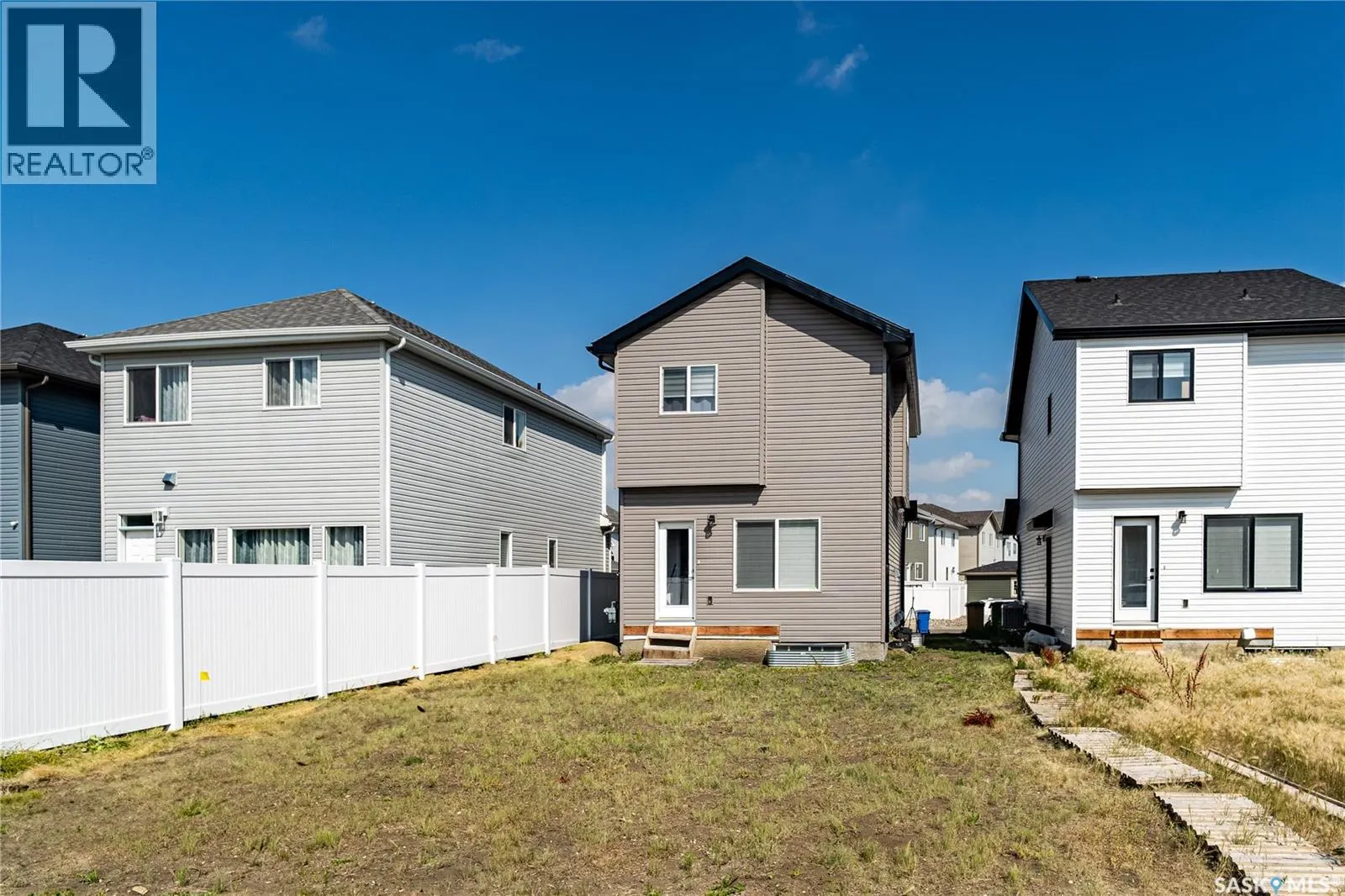 3108 Crosbie CRESCENT