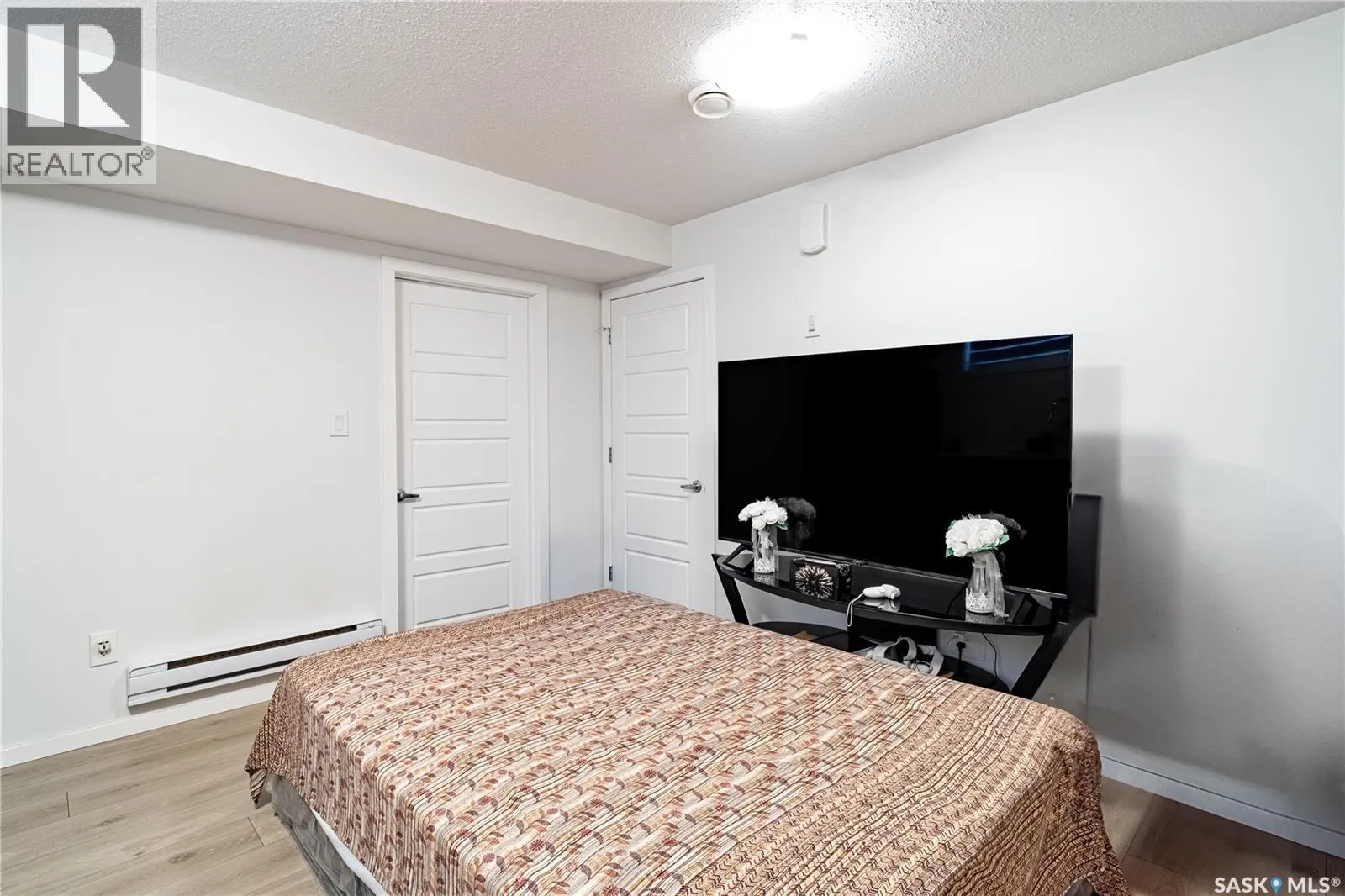 3108 Crosbie CRESCENT