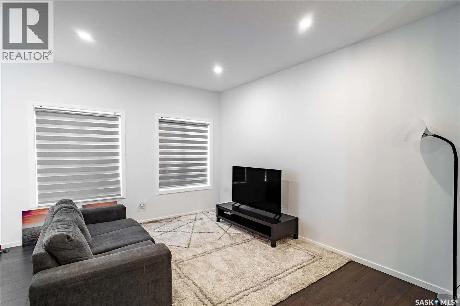 3108 Crosbie CRESCENT