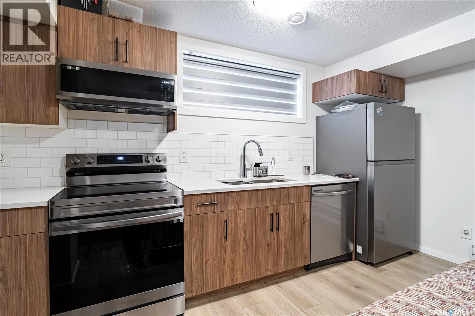 3108 Crosbie CRESCENT
