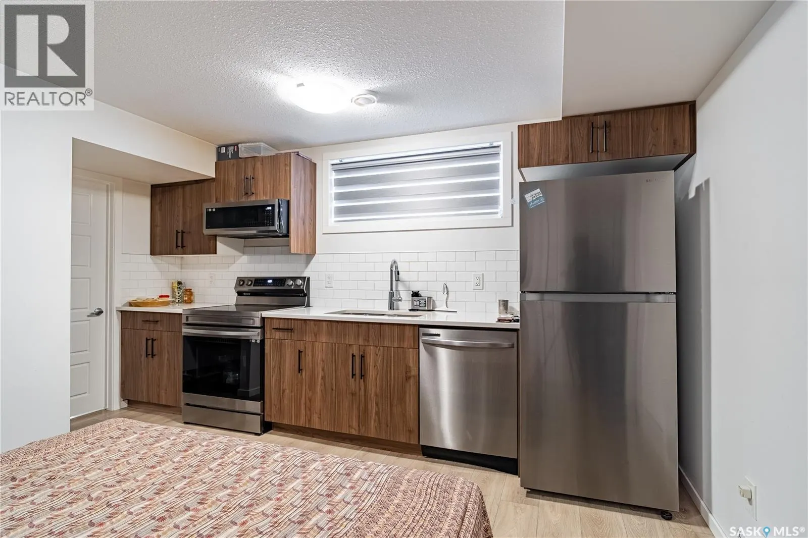 3108 Crosbie CRESCENT