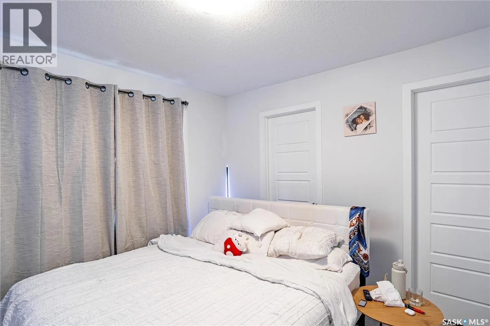 3108 Crosbie CRESCENT