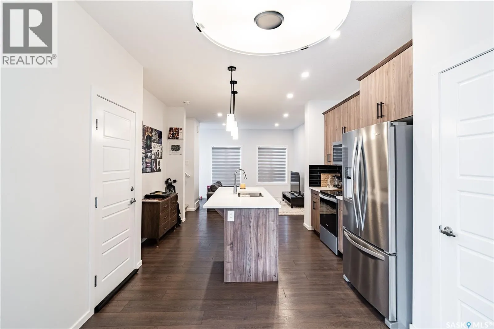 3108 Crosbie CRESCENT
